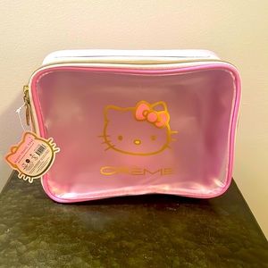 🩷Hello Kitty X Crème beauty travel case NWT